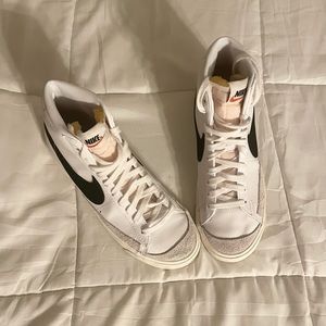 Men’s Nike high top mid blazers
